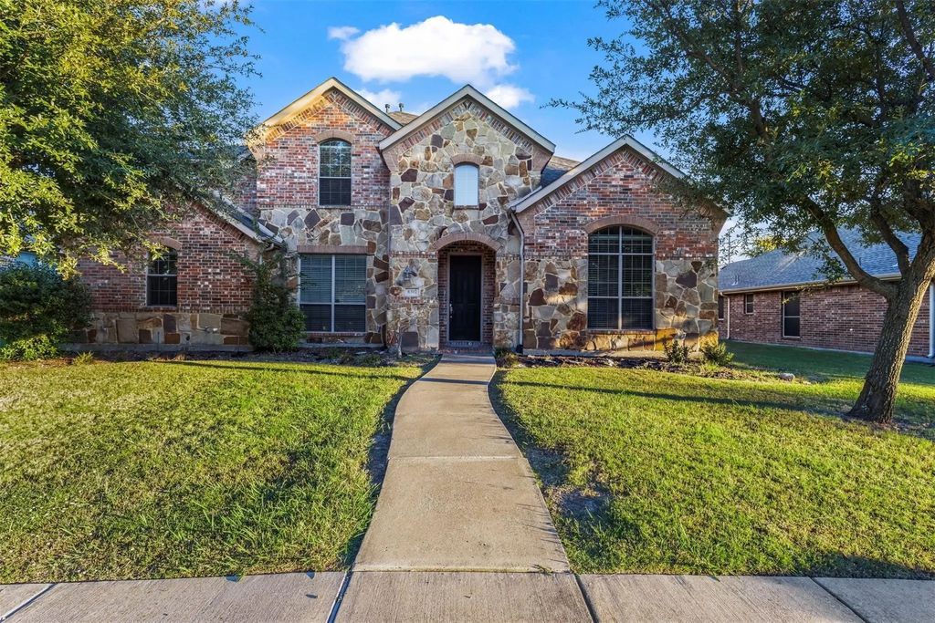 8302 Munich Drive, Rowlett