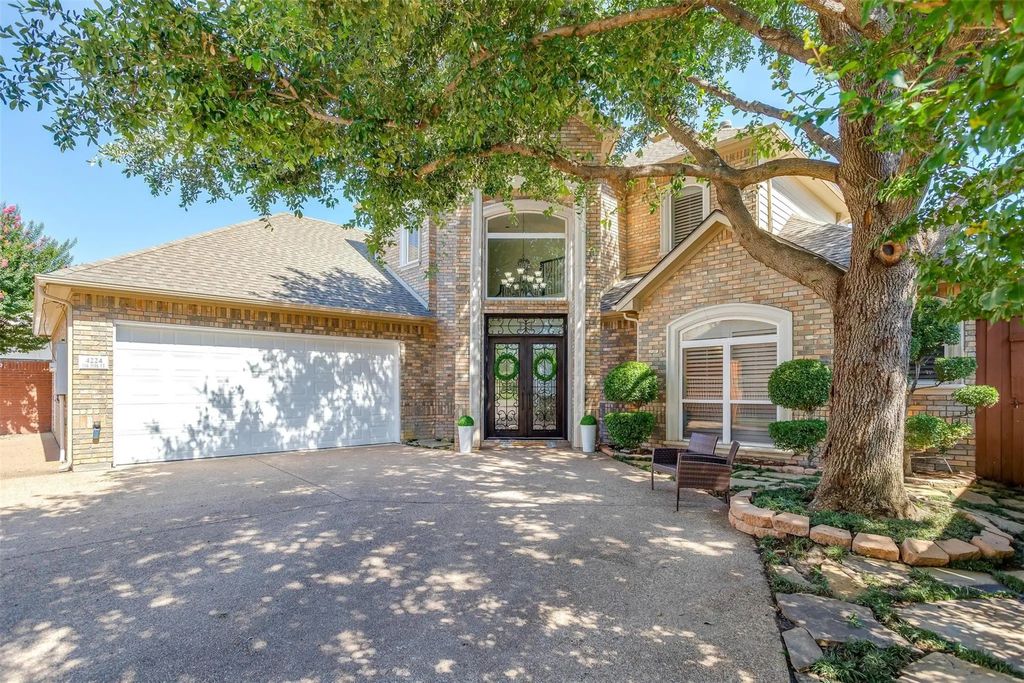 4224 Oak Park Court, Fort Worth