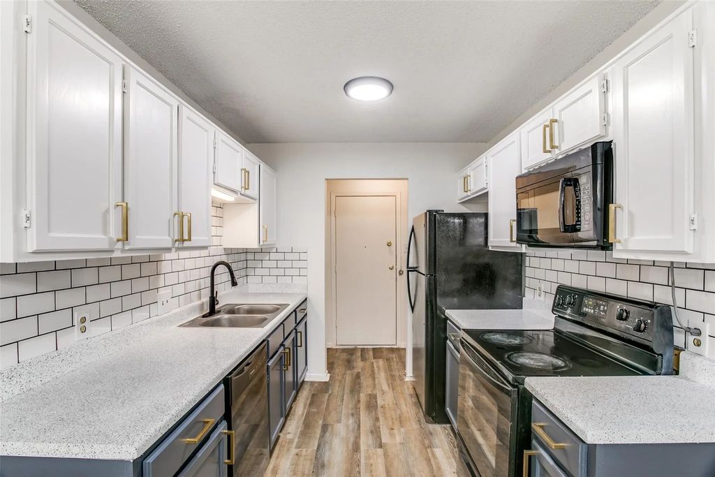 3600 Hulen Park Circle, Fort Worth