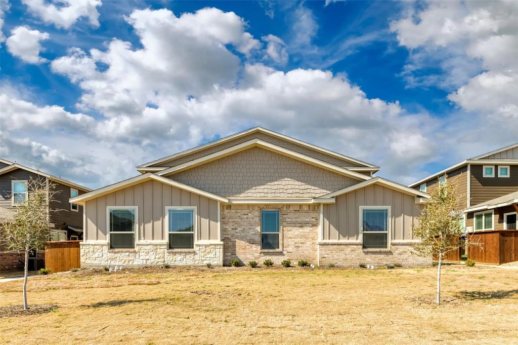 729 Harvest Moon Drive, Venus