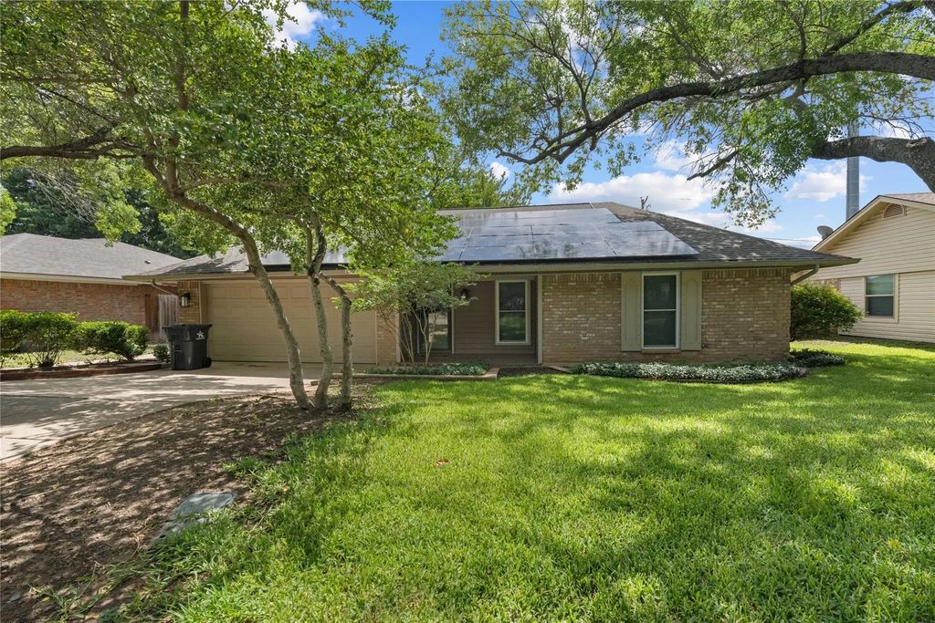 2509 Smouldering Wood Drive, Arlington
