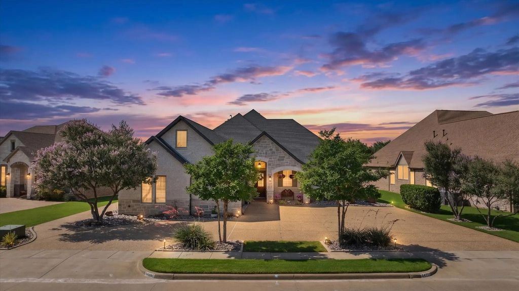 2603 Waters Edge Drive, Granbury