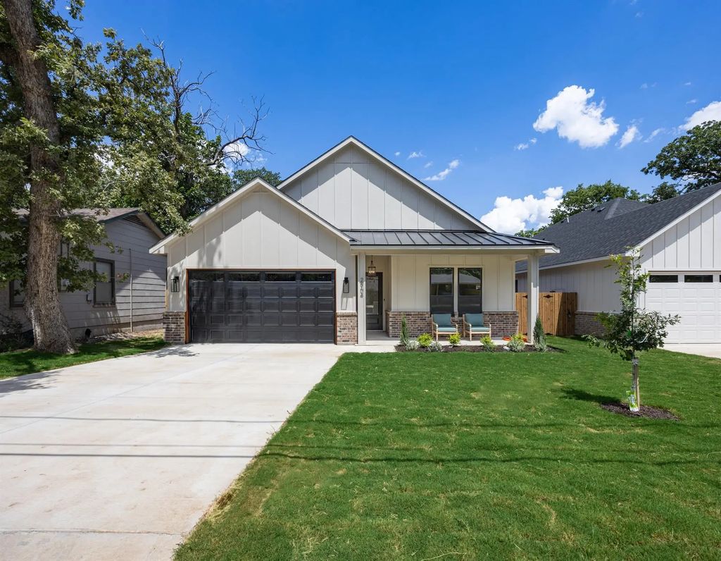 2904 Hiawatha Trail, Lake Worth