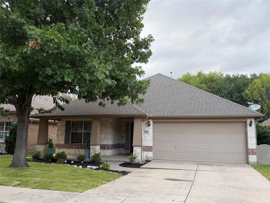 708 Creekside Drive, Little Elm
