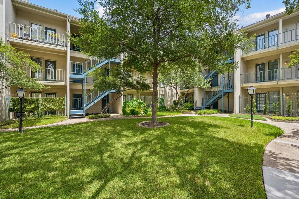 3105 San Jacinto Street 220, Dallas