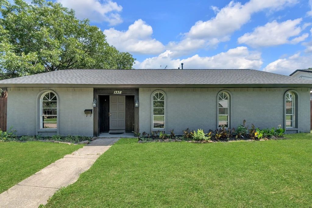 1338 Beechwood Drive, Lewisville