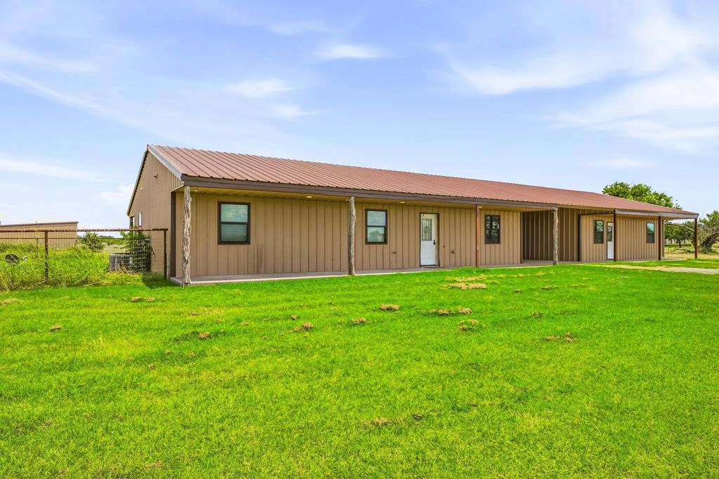 341 Wesley Chapel Road, Jacksboro
