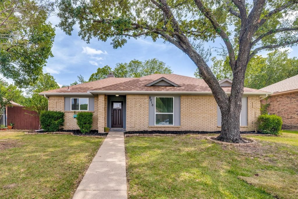 8010 Meadowlark Lane, Rowlett