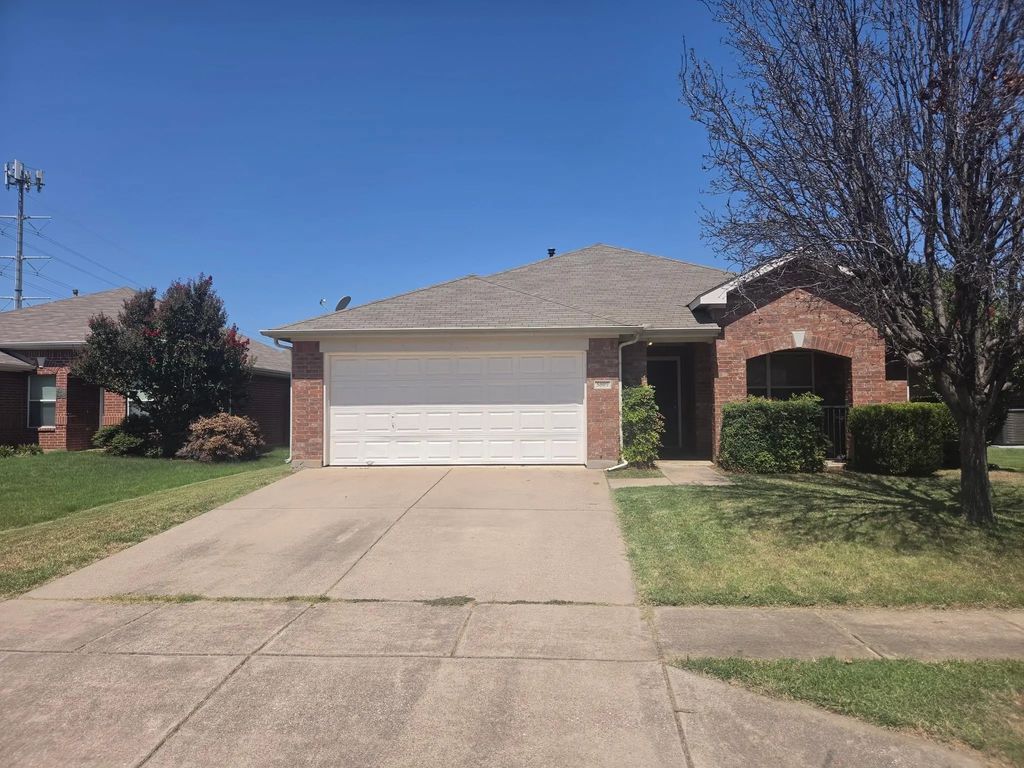 5809 Thoroughbred Court, Fort Worth