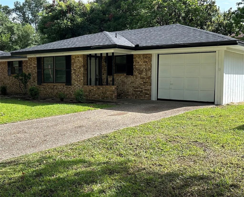 900 N 23 1/2 Street, Corsicana