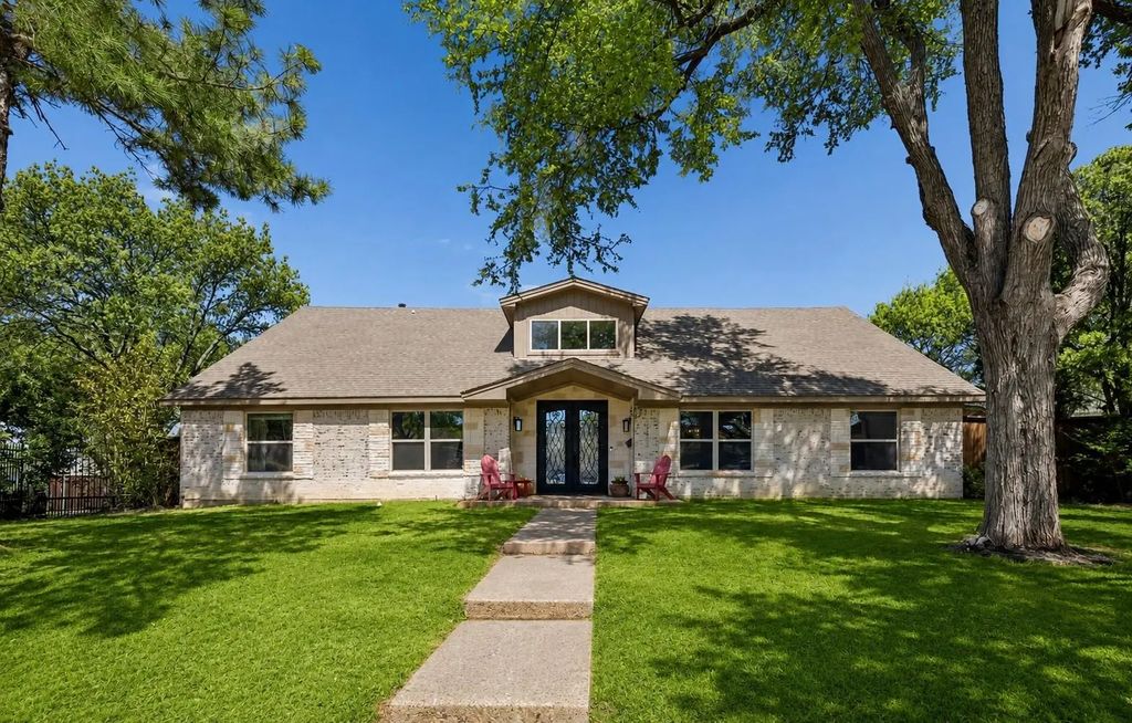 1433 Lincoln Place, Carrollton