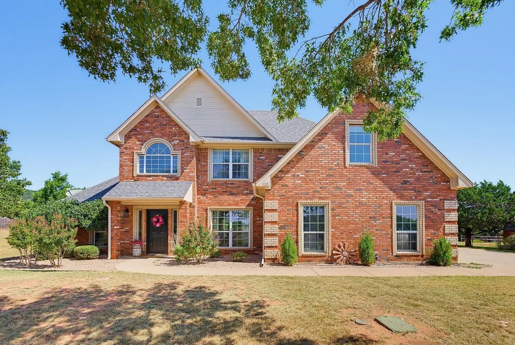 222 Alexandra Drive, Tuscola