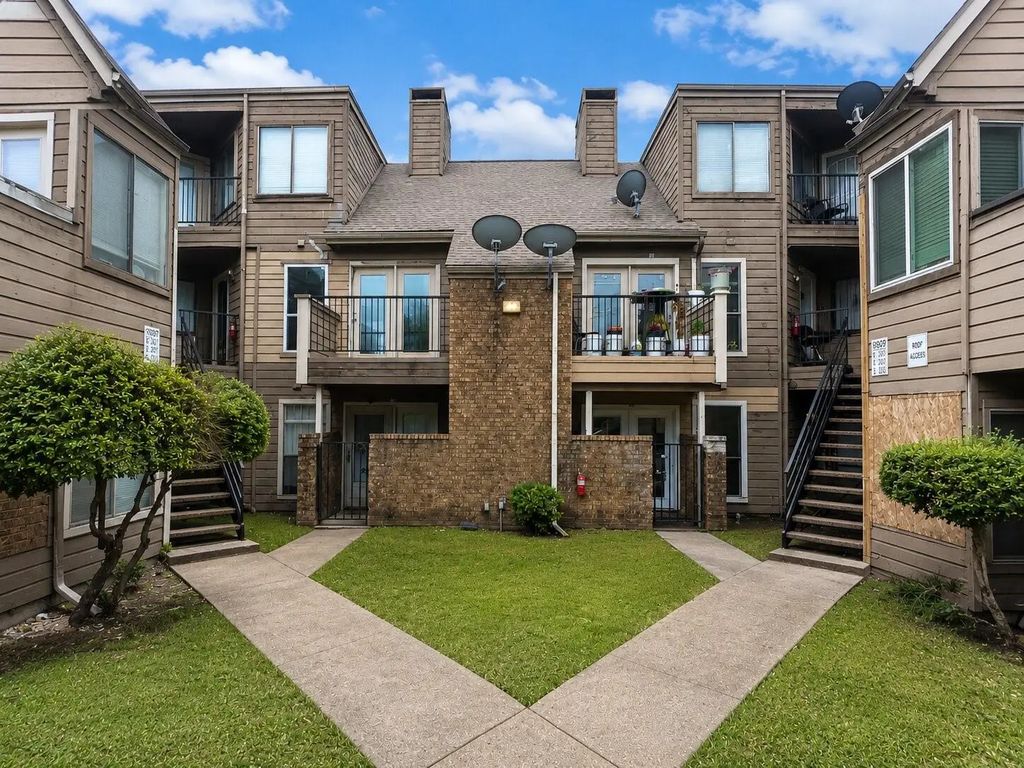 9809 Walnut Street 208, Dallas
