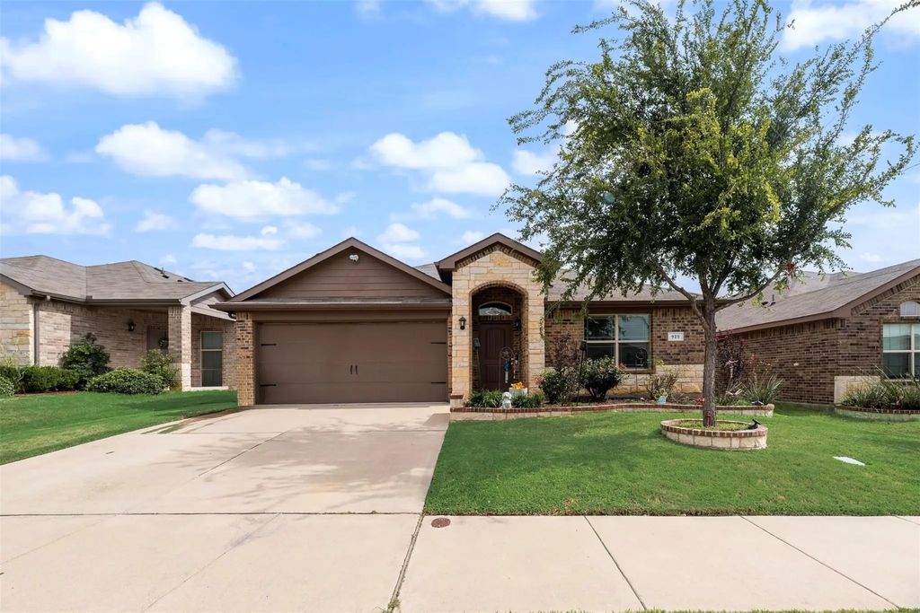 925 Walls Boulevard, Crowley