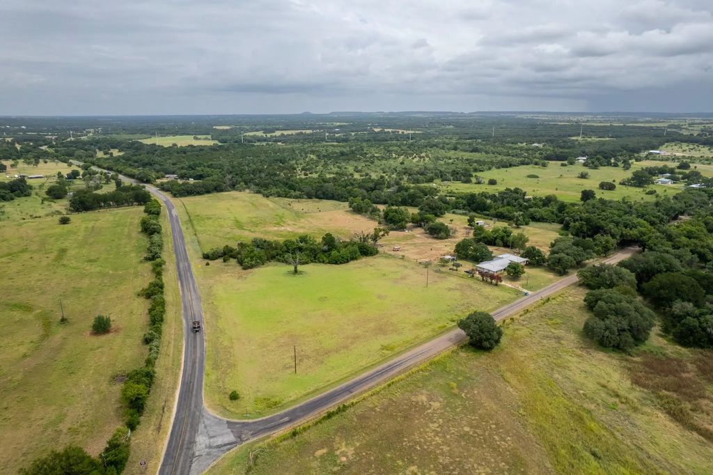301 County Road 214, Hico