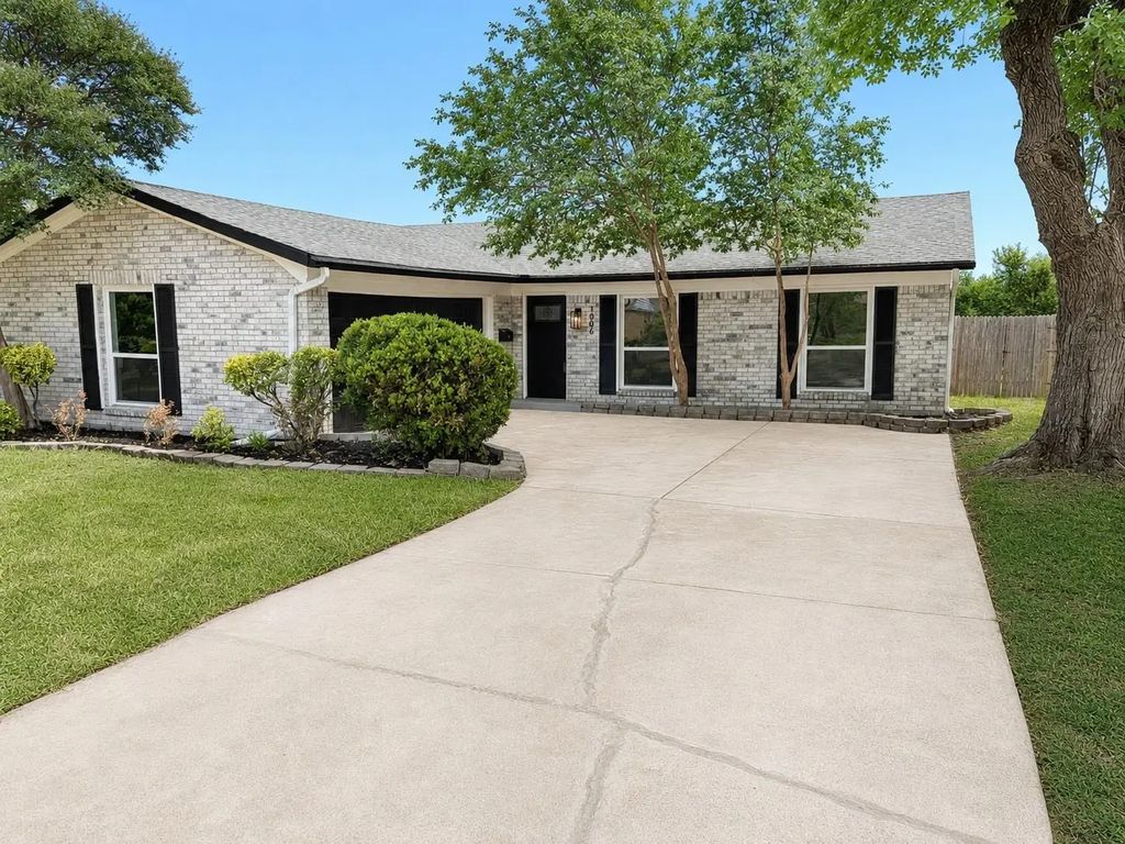 1006 Heritage Drive, Garland
