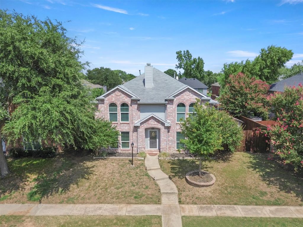 1428 Creekview Drive, Lewisville