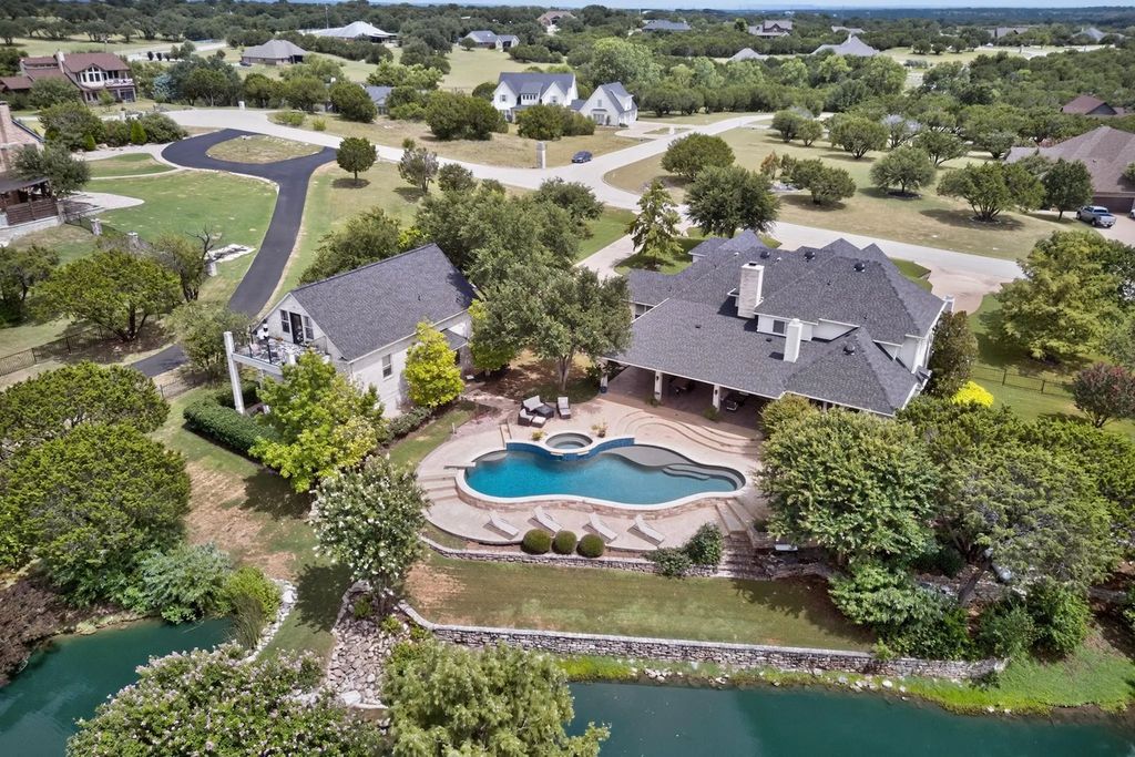 3406 Sundance Court, Granbury