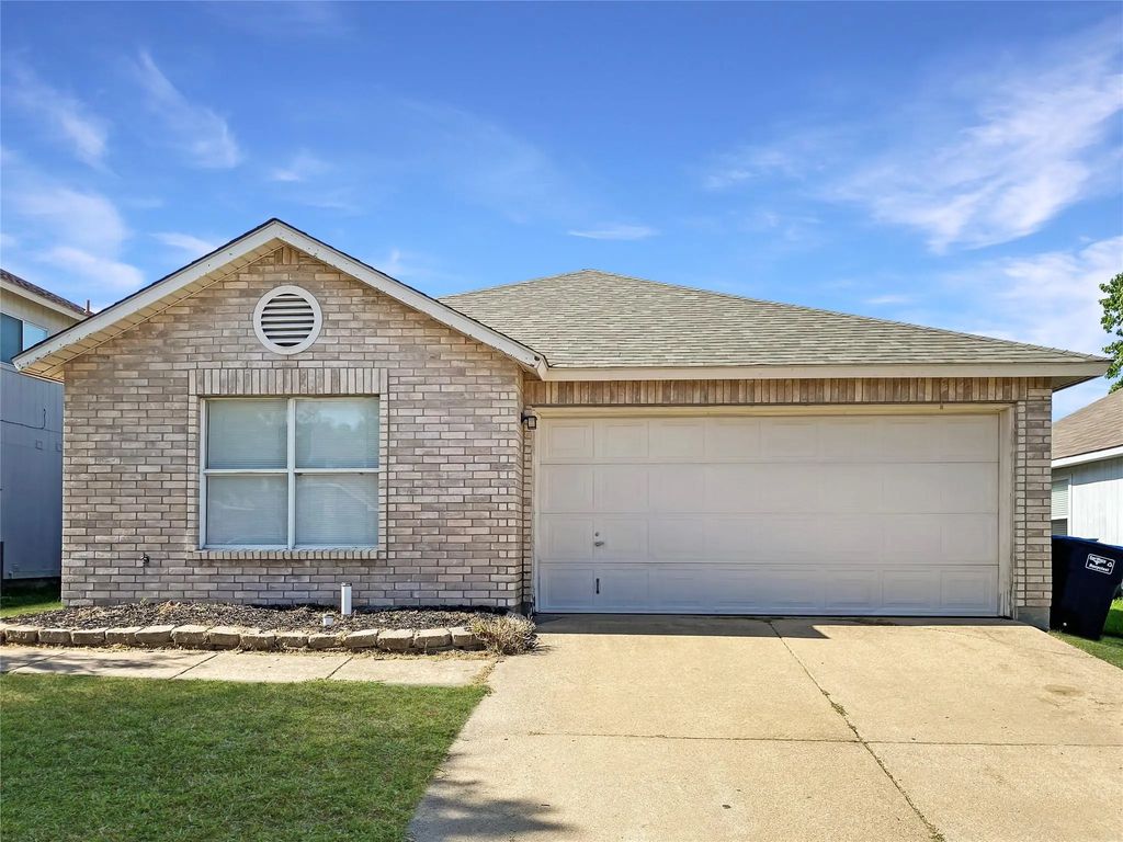 10112 Chapel Glen Terrace, Fort Worth