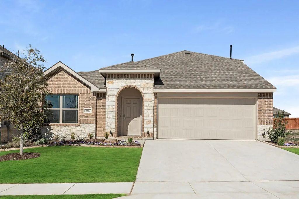 1009 Raptor Road, Alvarado