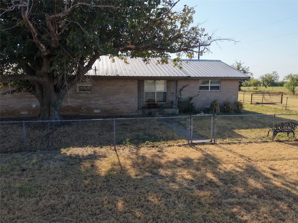 139 Private Road 2660 , Decatur