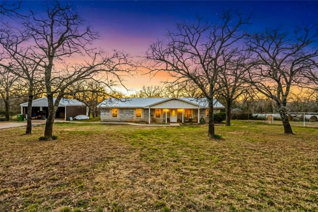 241 County Road 3689, Paradise