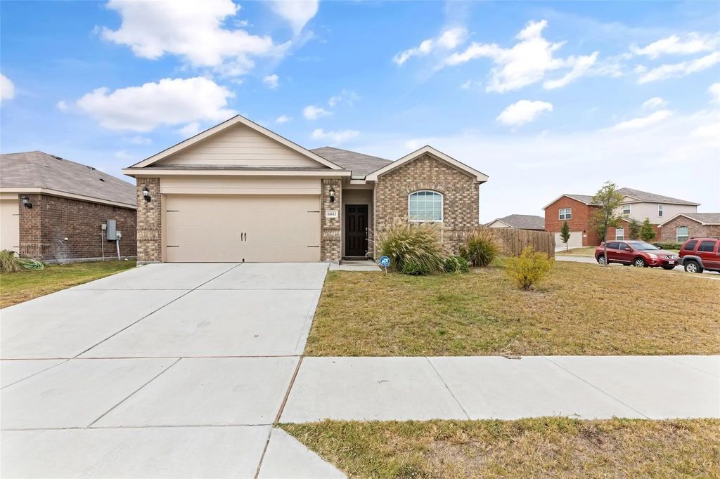 6041 Spring Ranch Drive, Fort Worth