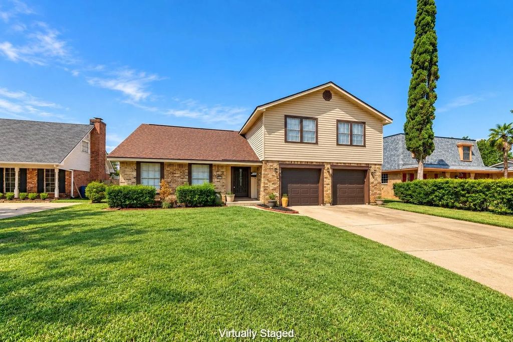 9916 Village Green, Shreveport