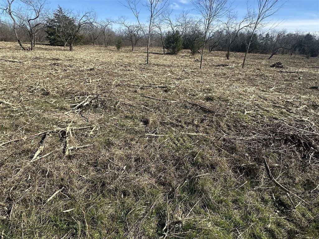 7077 County Road 4042, Kemp