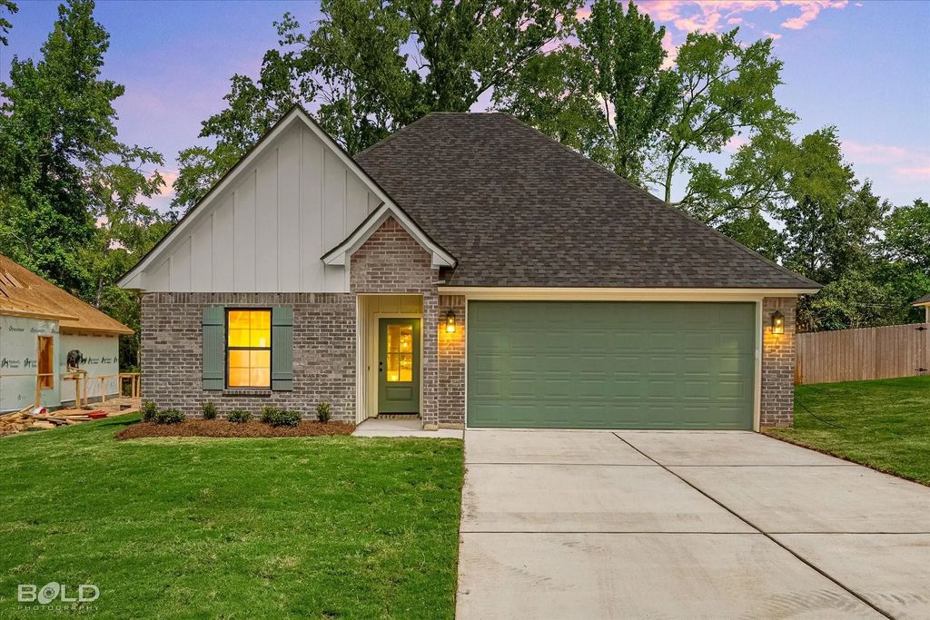 5886 Northwood Oaks, Shreveport