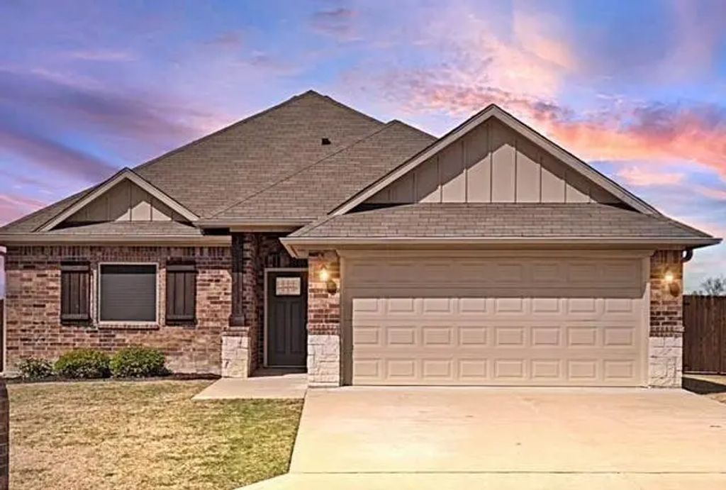 411 Mesa Drive, Lone Oak