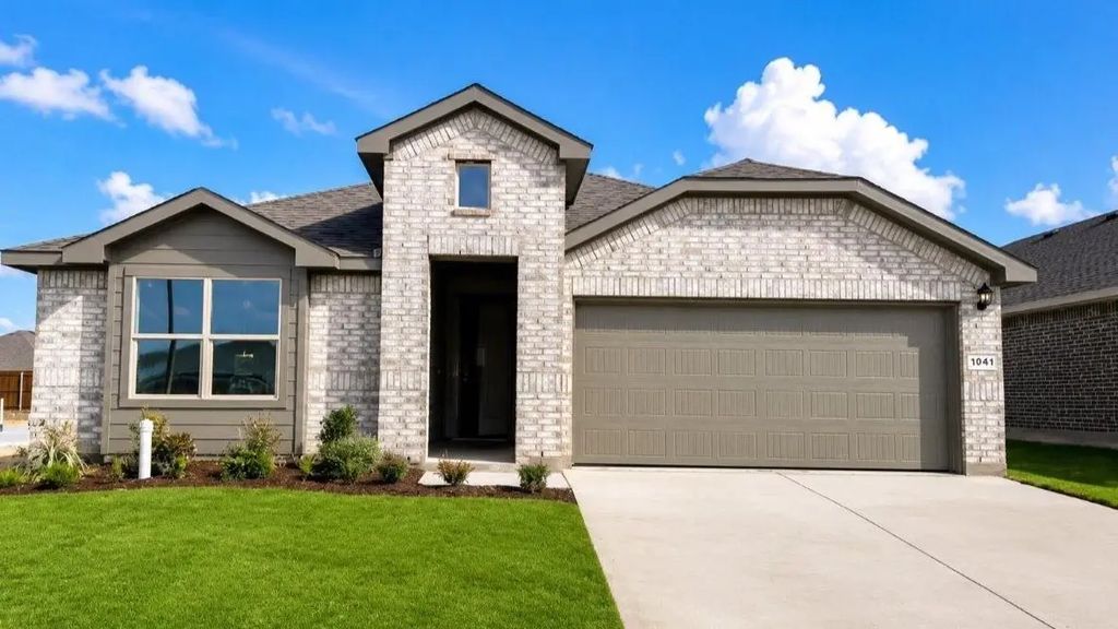 1041 Standing Point Drive, Fort Worth