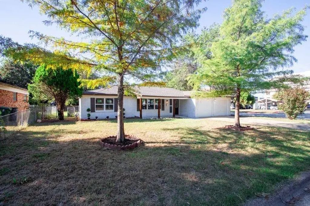 7800 Arnold Terrace, North Richland Hills
