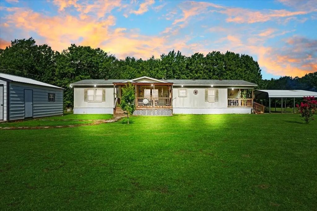1022 County Road 2295, Telephone