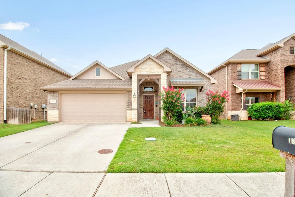1809 Silver Oaks, Gainesville