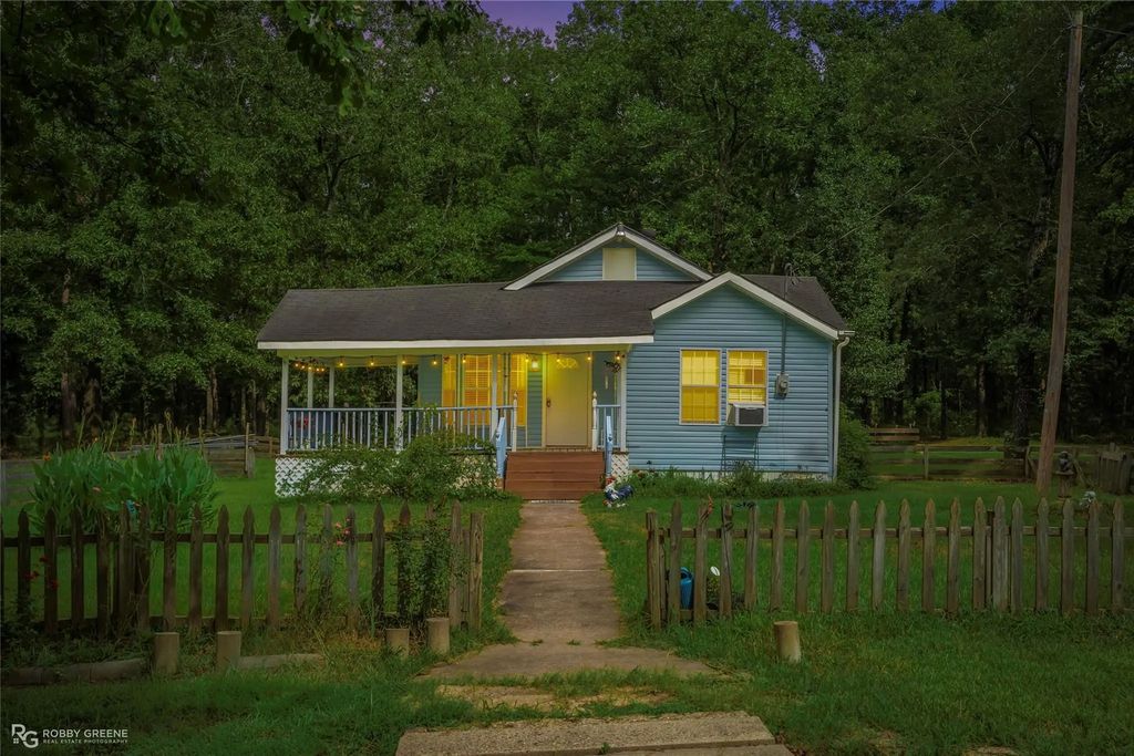 773 Main Street, Doyline
