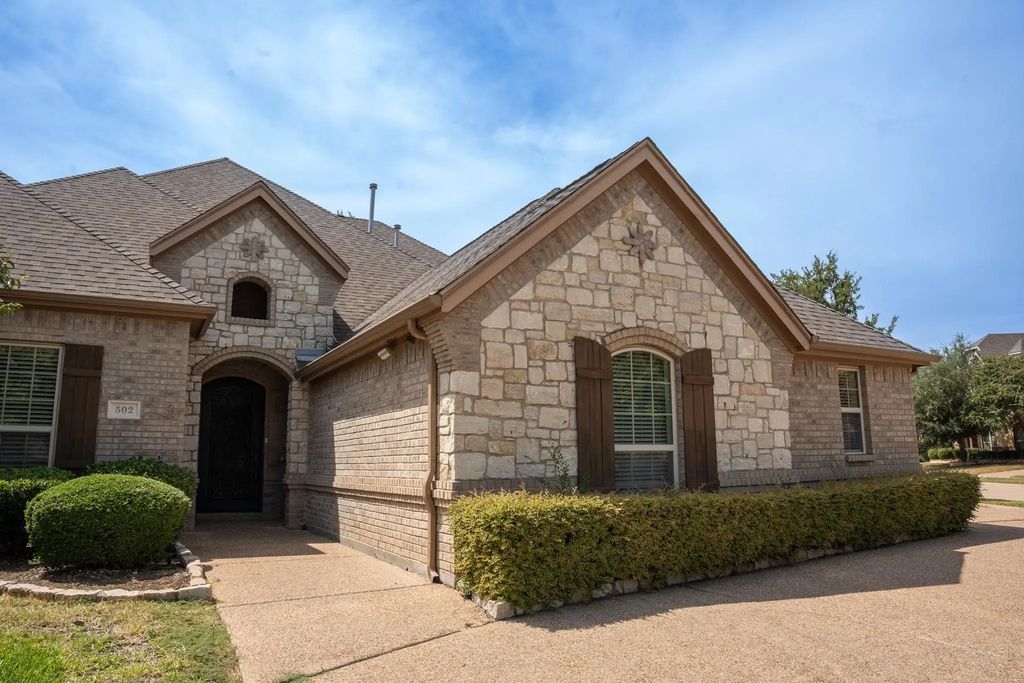 502 Lismore Drive, Mansfield