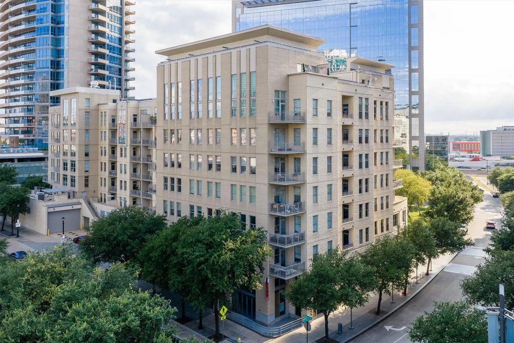 2323 N Houston Street 202, Dallas