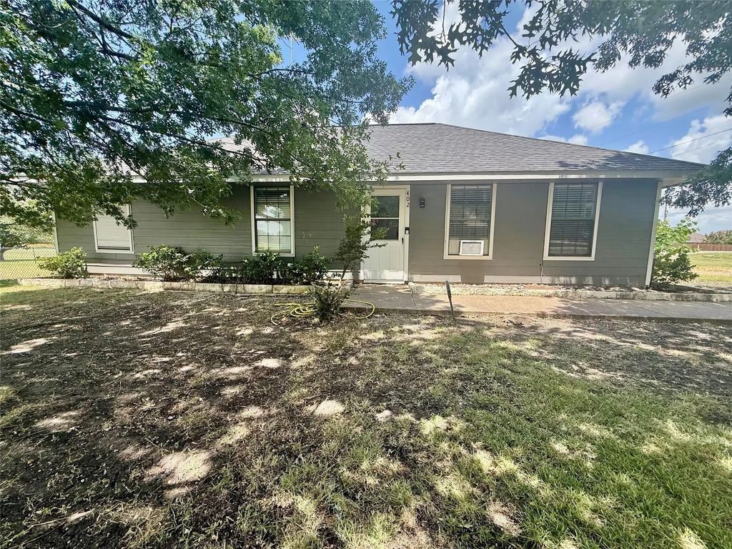 402 Lloyds Lane, Josephine