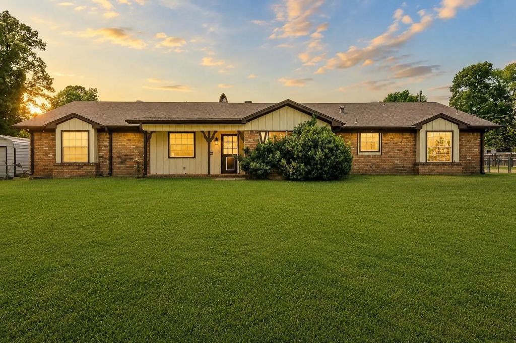 1006 Spring Street, Longview