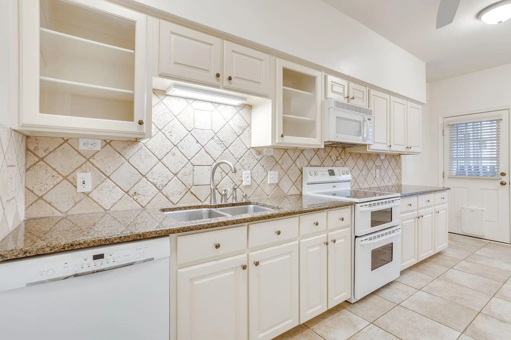 4403 S Bellaire Drive 123, Fort Worth