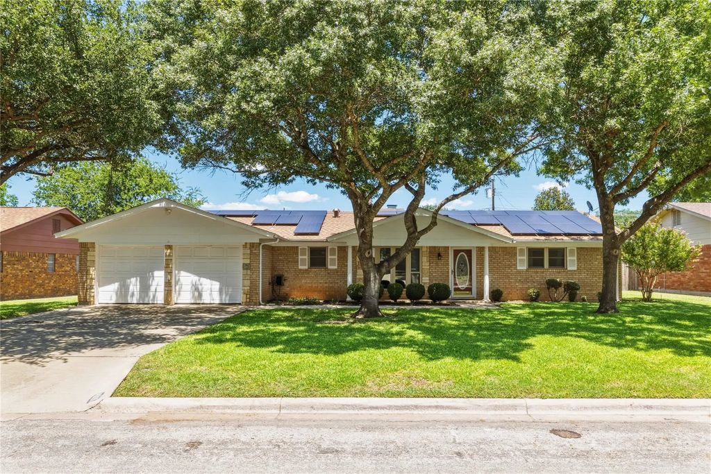 4304 9th Street, Brownwood
