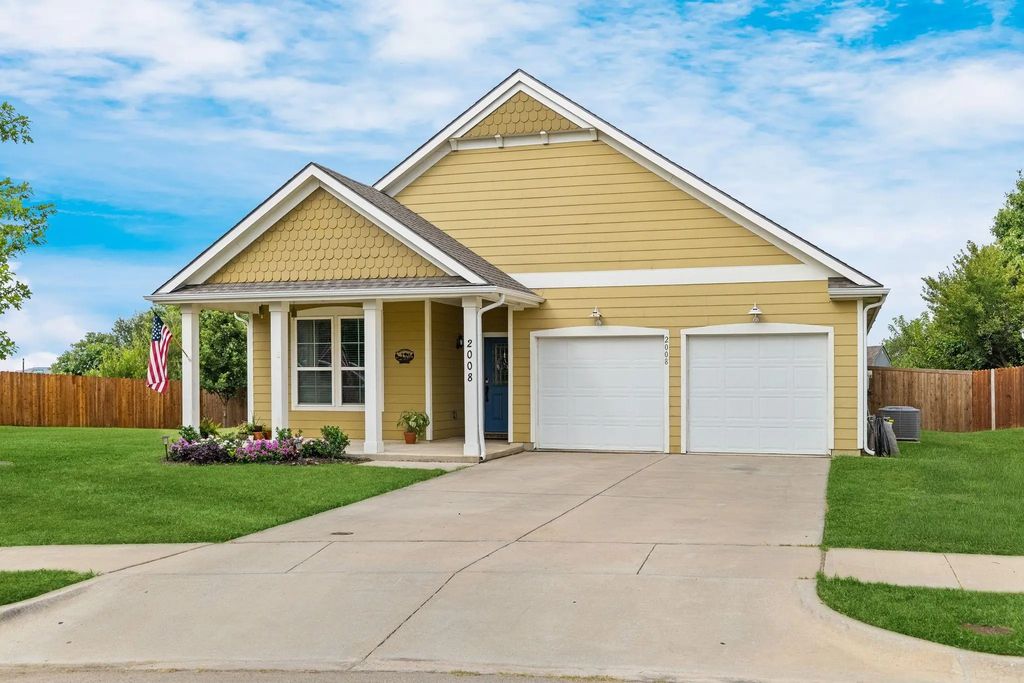 2008 Windsor Farms Drive, Denton