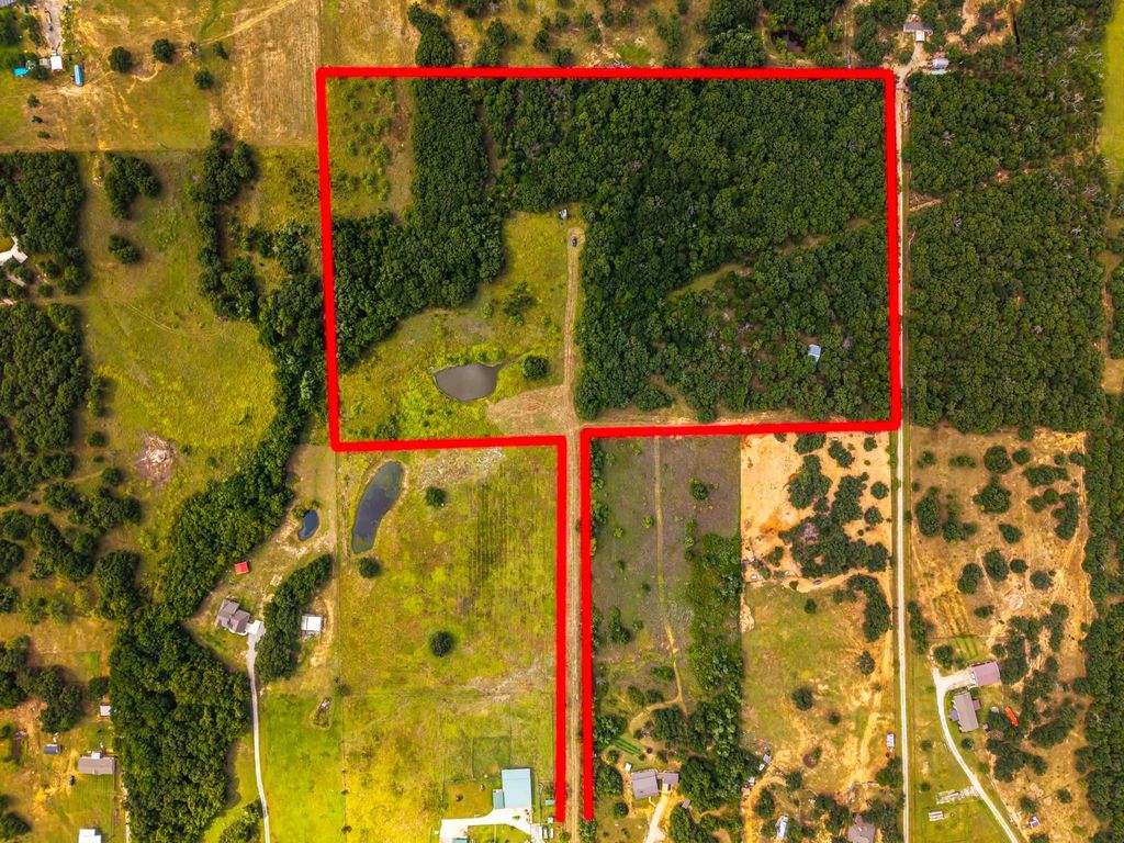 1475 County Road 3838, Bridgeport