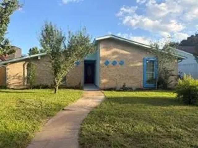 3014 Robin Hill Lane, Garland