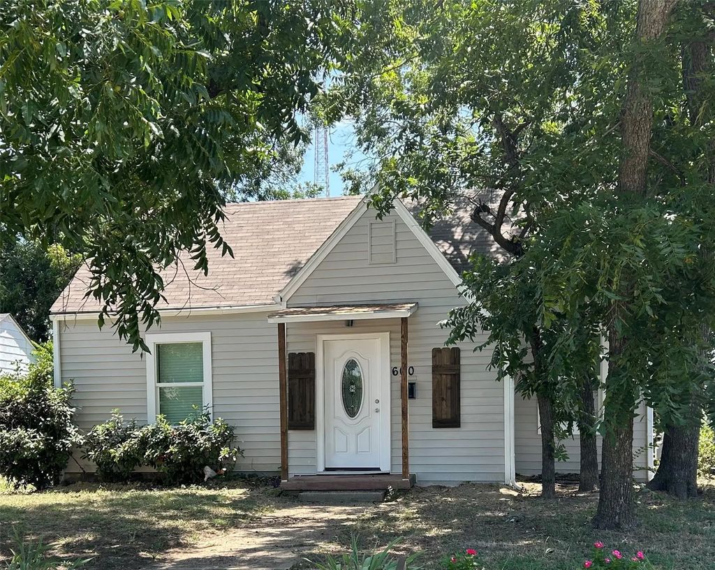 600 E Robert Street, Fort Worth