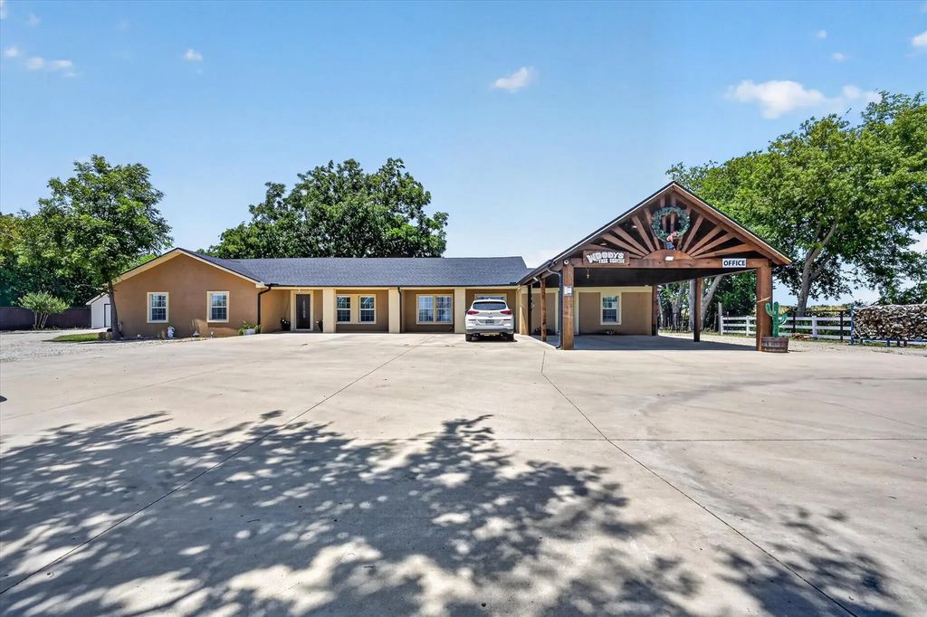 7725 Fm 2164, Sanger
