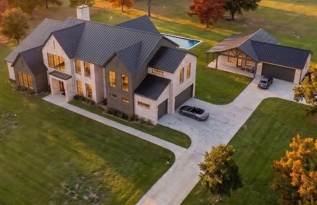 8459 Shady Grove Road, North Richland Hills