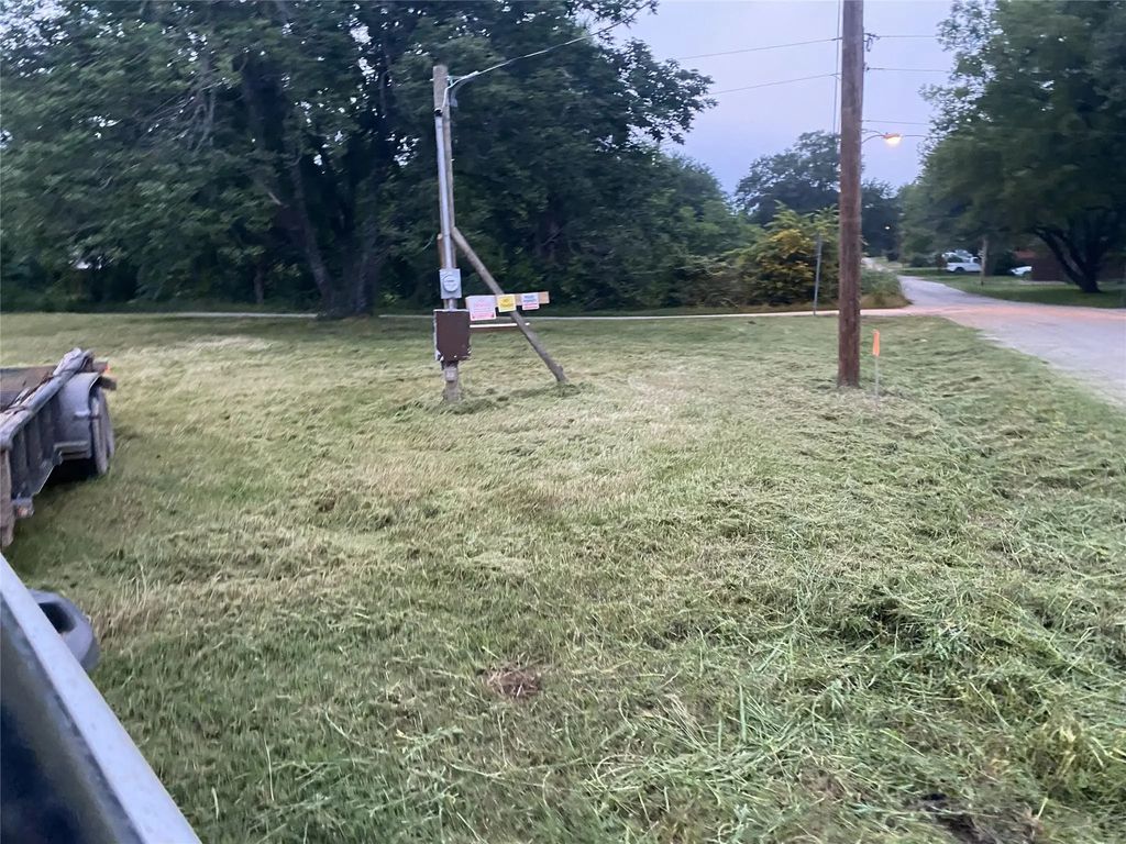 607 N College Street, Malakoff