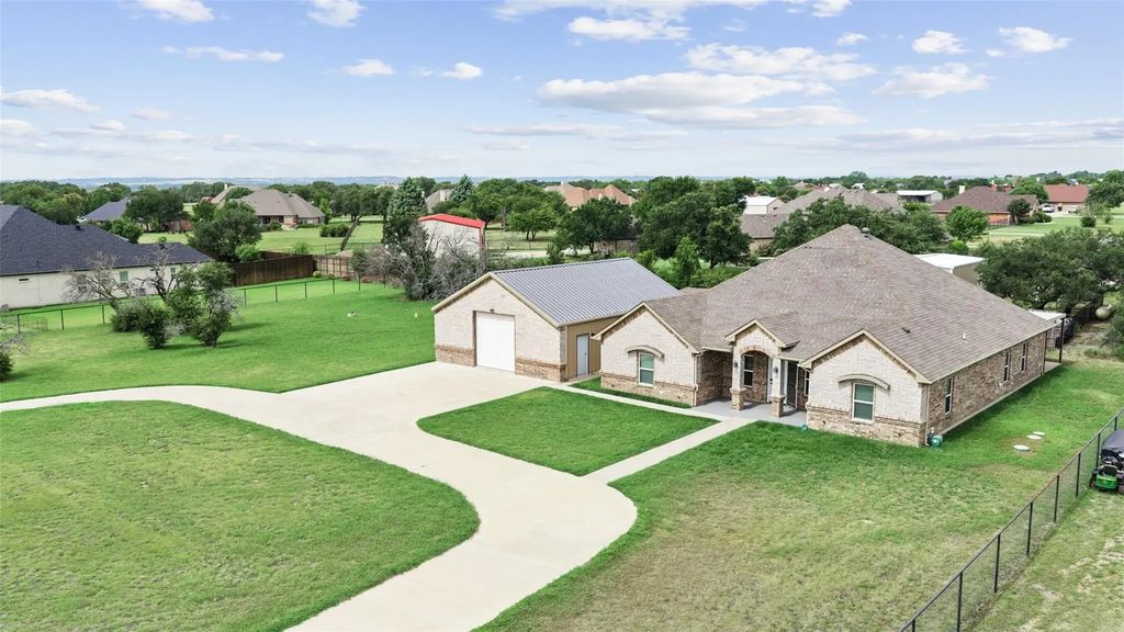 6797 Bridle Bit Trail, Fort Worth